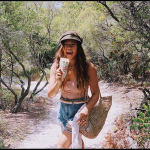 Meet your Posher, Carrie